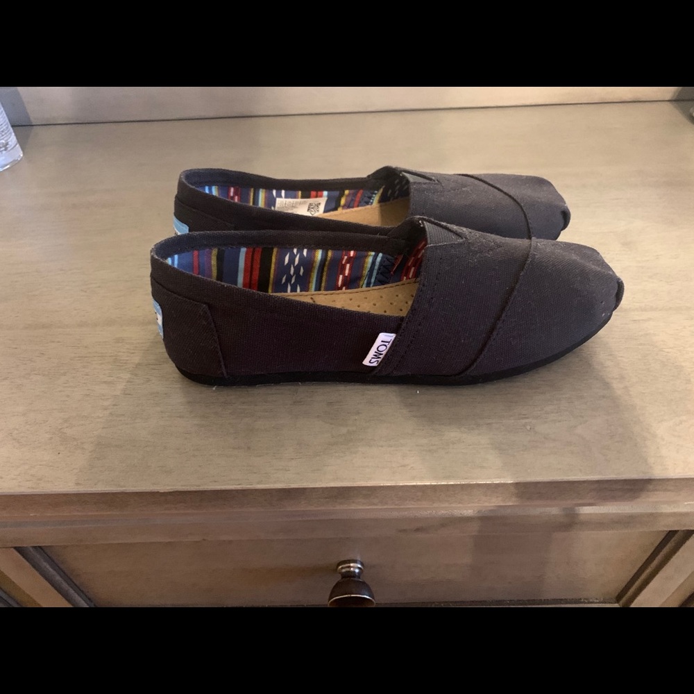 Shoes - Picture 2 of 3